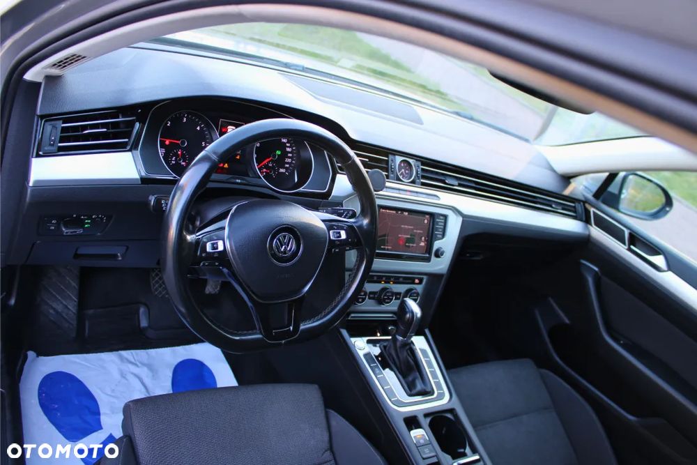 Volkswagen Passat 2.0 TDI (BlueMotion Technology) DSG Comfortline - 17