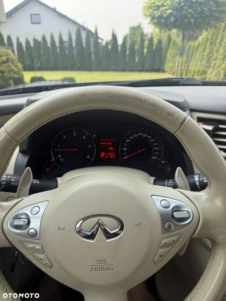 Infiniti FX FX30d S Premium - 8