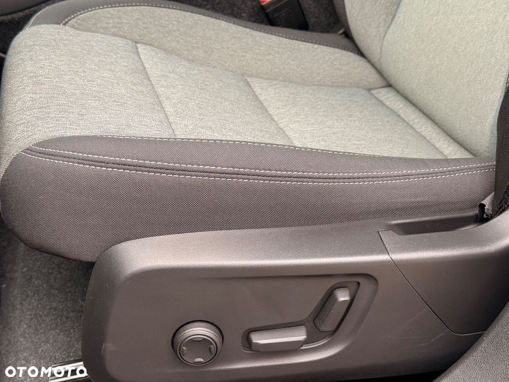 Volvo XC 40 B5 B AWD Momentum Pro - 18