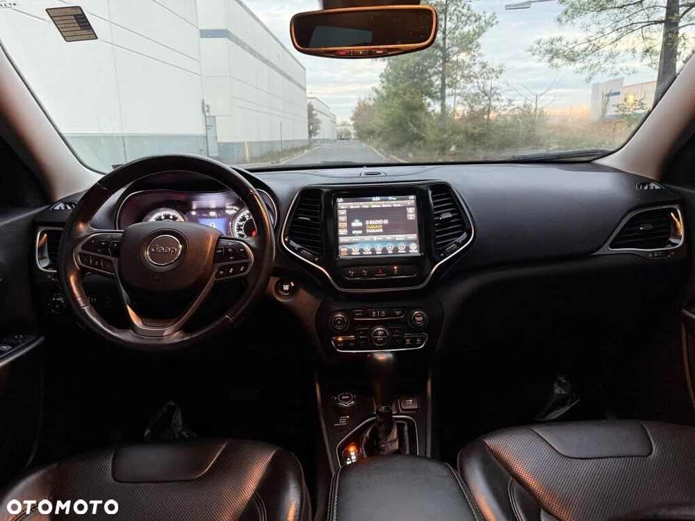 Jeep Cherokee - 17