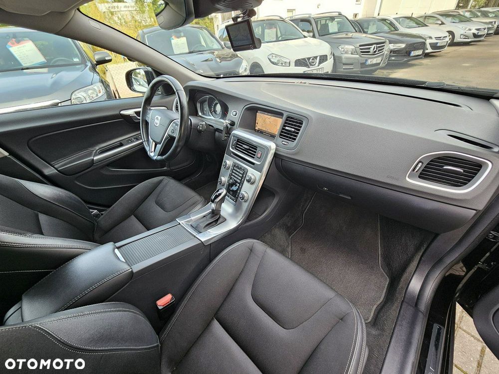 Volvo V60 Cross Country D4 Geartronic Kinetic - 28