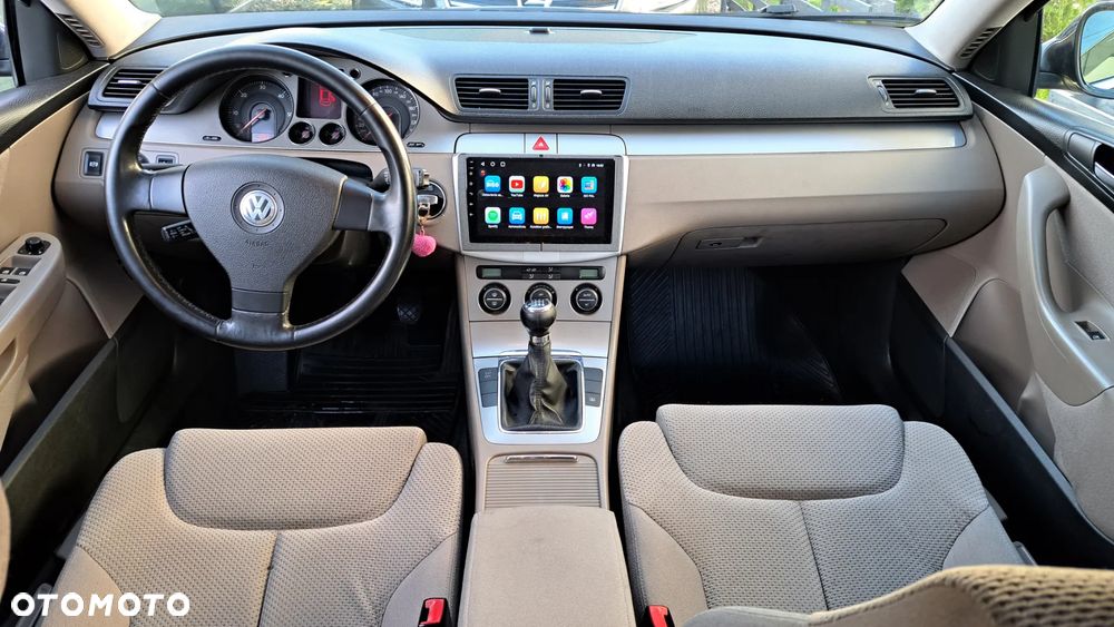 Volkswagen Passat 2.0 TDI DPF Highline - 34
