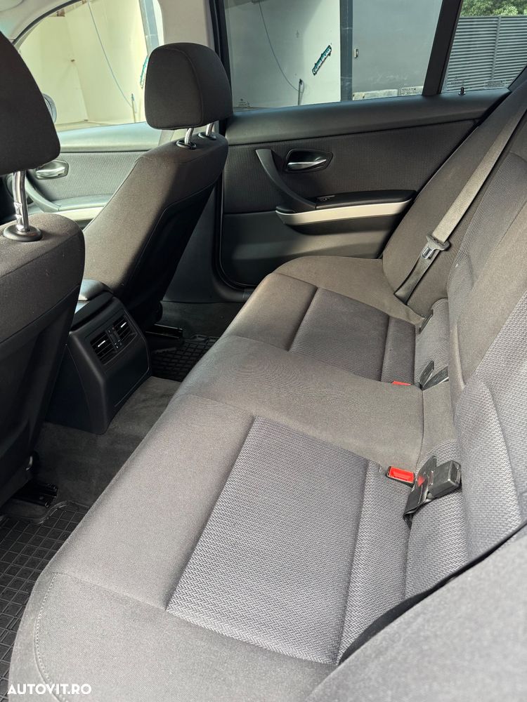 BMW Seria 3 320d - 12