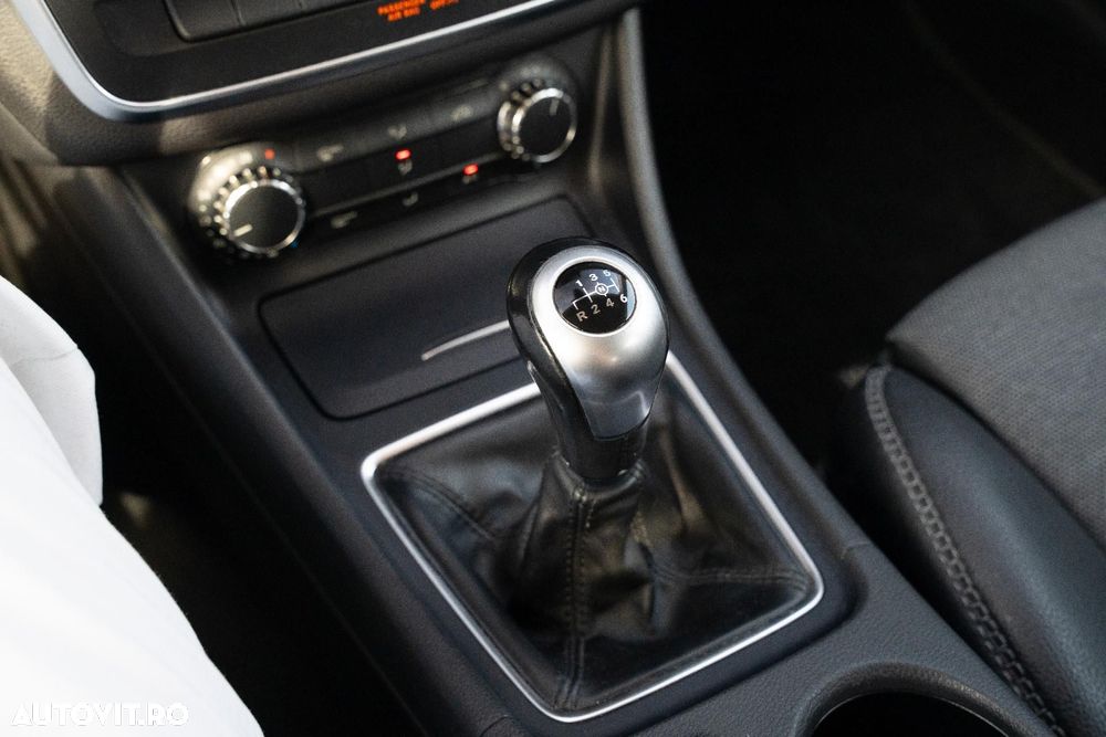 Mercedes-Benz GLA - 14