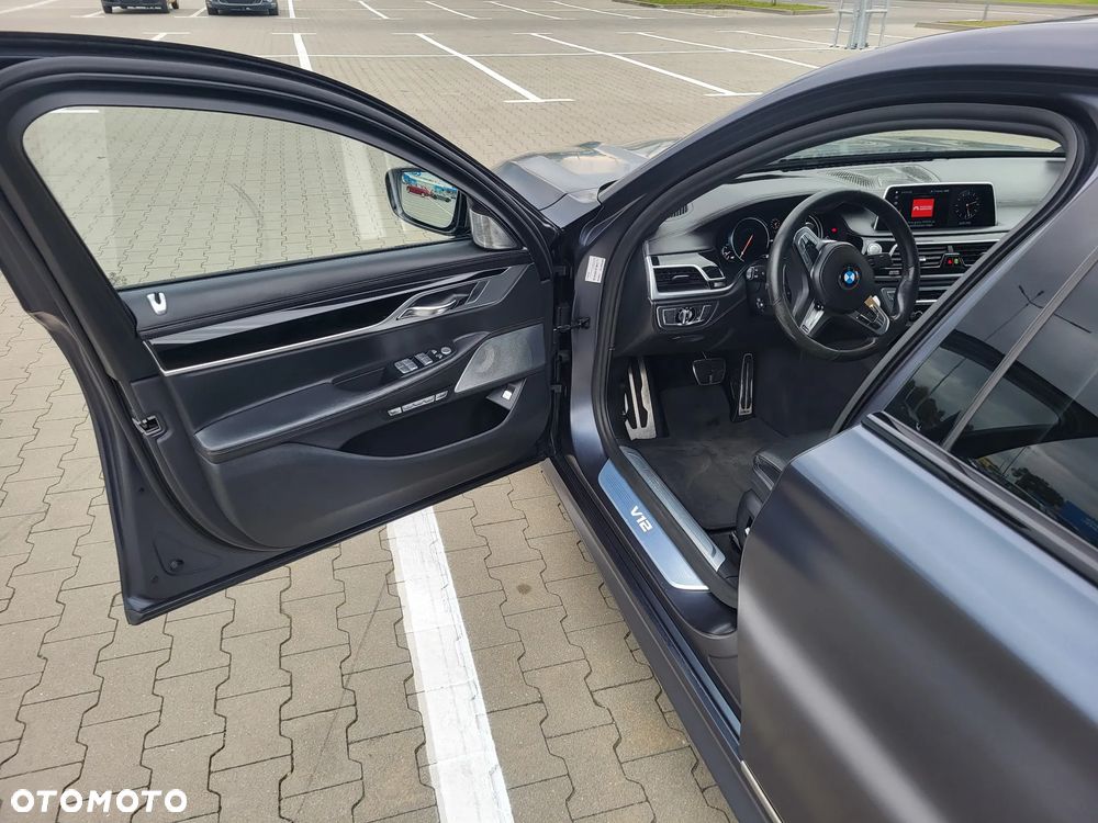 BMW Seria 7 M760Li xDrive - 9