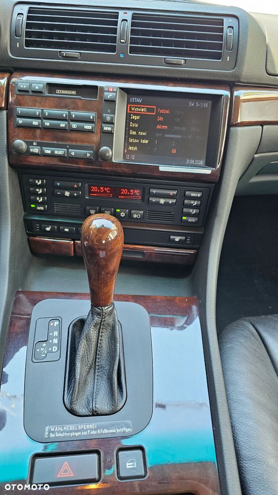 BMW Seria 7 740i - 11