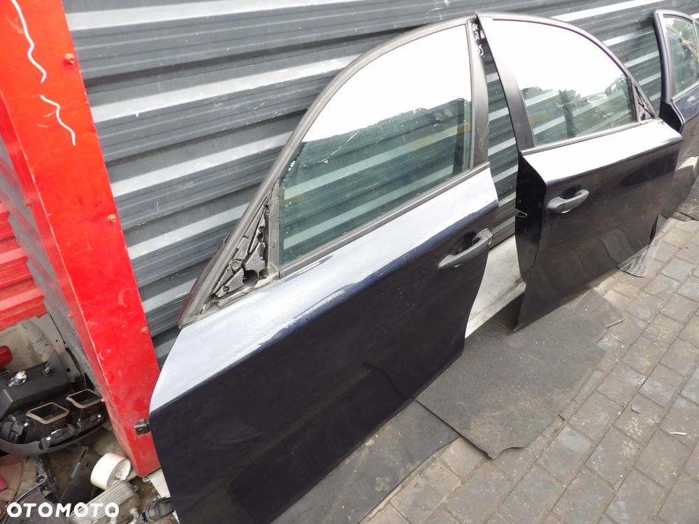 BMW - E87 - KOLOR A35 - DRZWI LEWY PRZÓD - ORYGINAŁ - 1