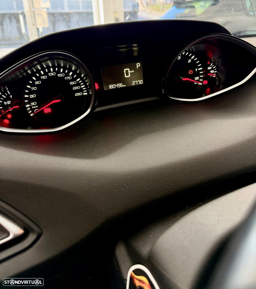 Peugeot 308 SW BlueHDi 120 EAT6 Stop & Start Allure - 9