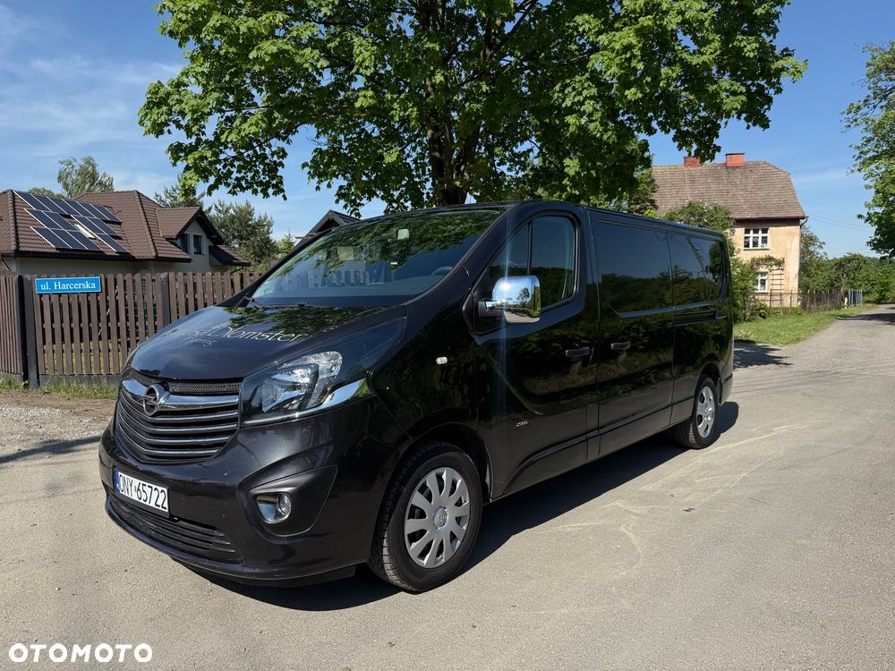 Opel Vivaro - 1