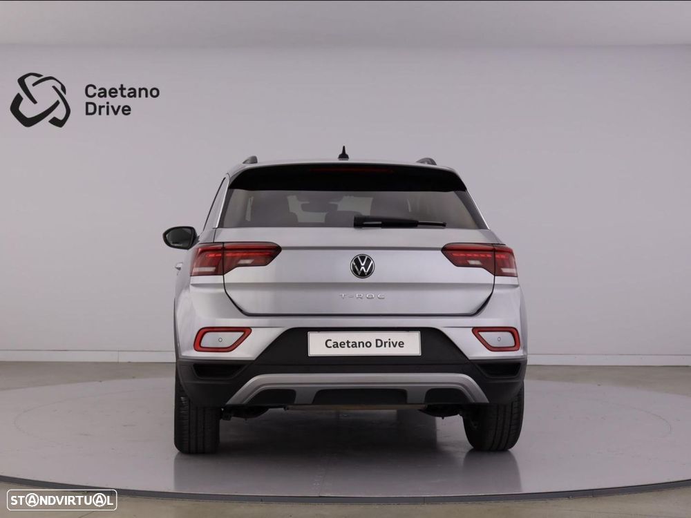 Volkswagen T-Roc 1.0 TSI Life — fotografia 6