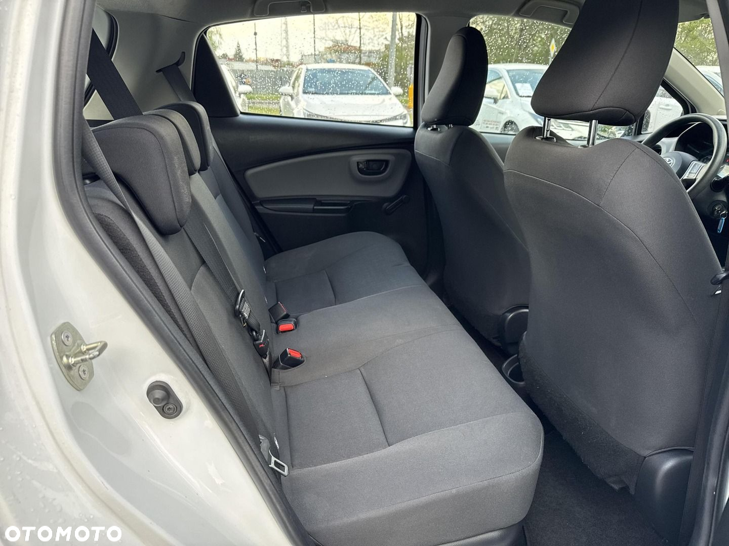 Toyota Yaris - 10
