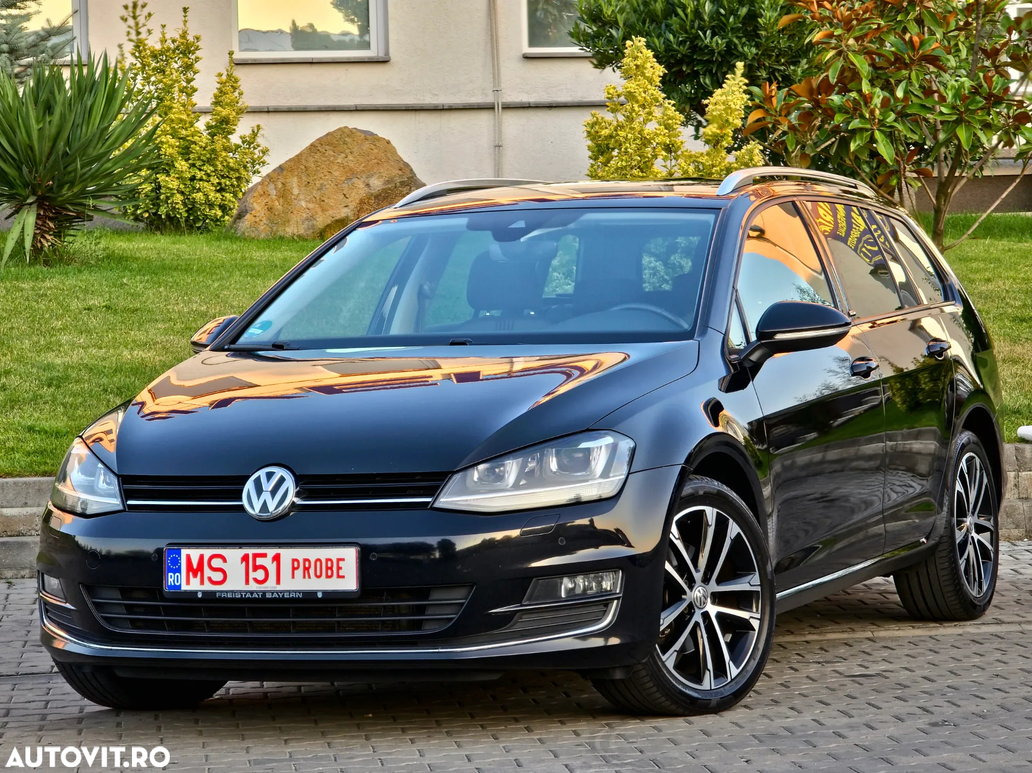Volkswagen Golf Variant 2.0 TDI BlueMotion Technology DSG Allstar - 2