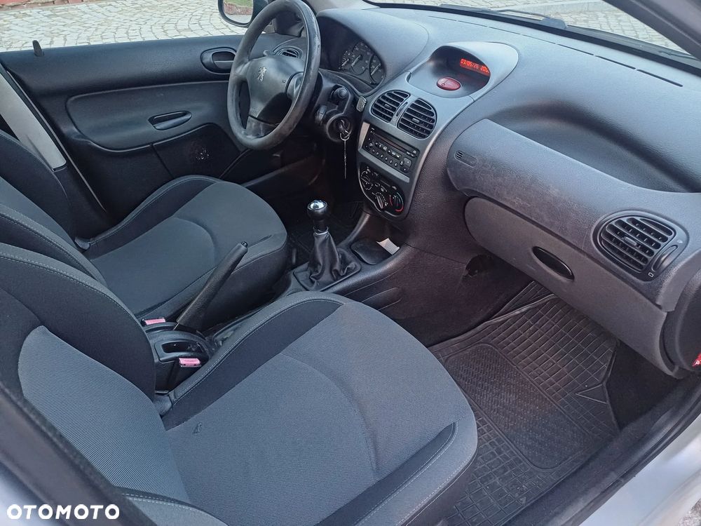 Peugeot 206 - 6