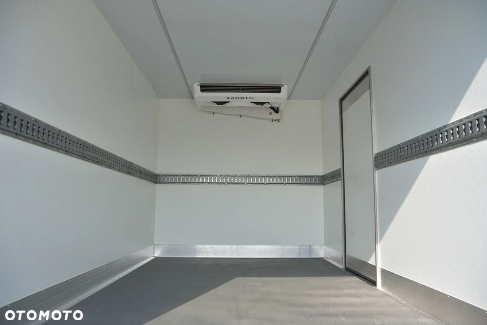 Renault Master Kontener 8EP 2.0 170KM Izoterma Chłodnia - 16