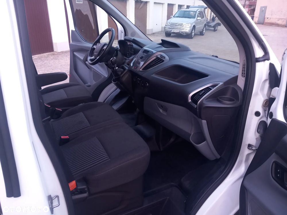 Ford TRANSIT CUSTOM - 21