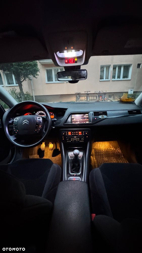 Citroën C5 2.0 HDi Attraction - 8