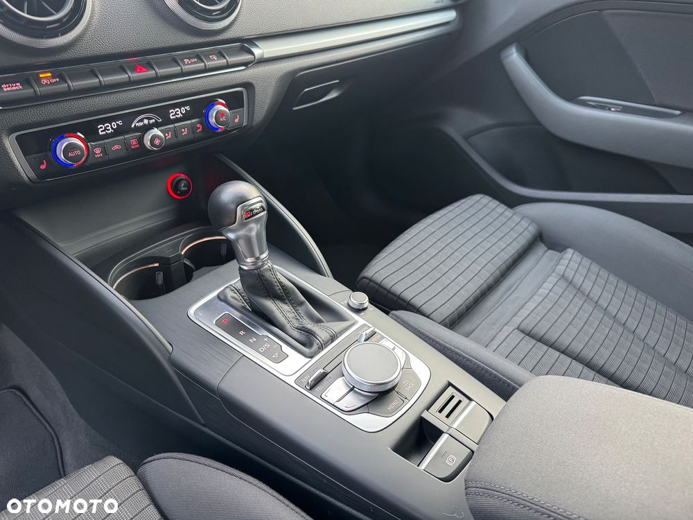 Audi A3 Sportback 1.4 TFSI Ambiente S tronic - 21