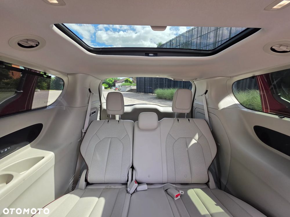 Chrysler Pacifica - 13
