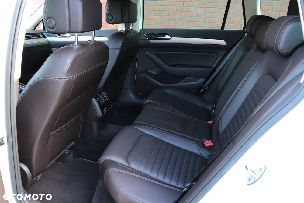 Volkswagen Passat 2.0 TDI (BlueMotion Technology) DSG Highline - 35