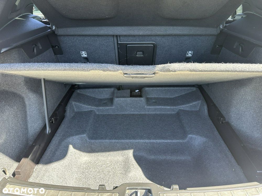 Volvo XC 40 - 31