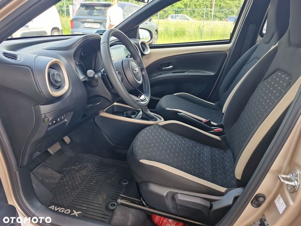 Toyota Aygo X 1.0 VVT-i Style CVT - 12