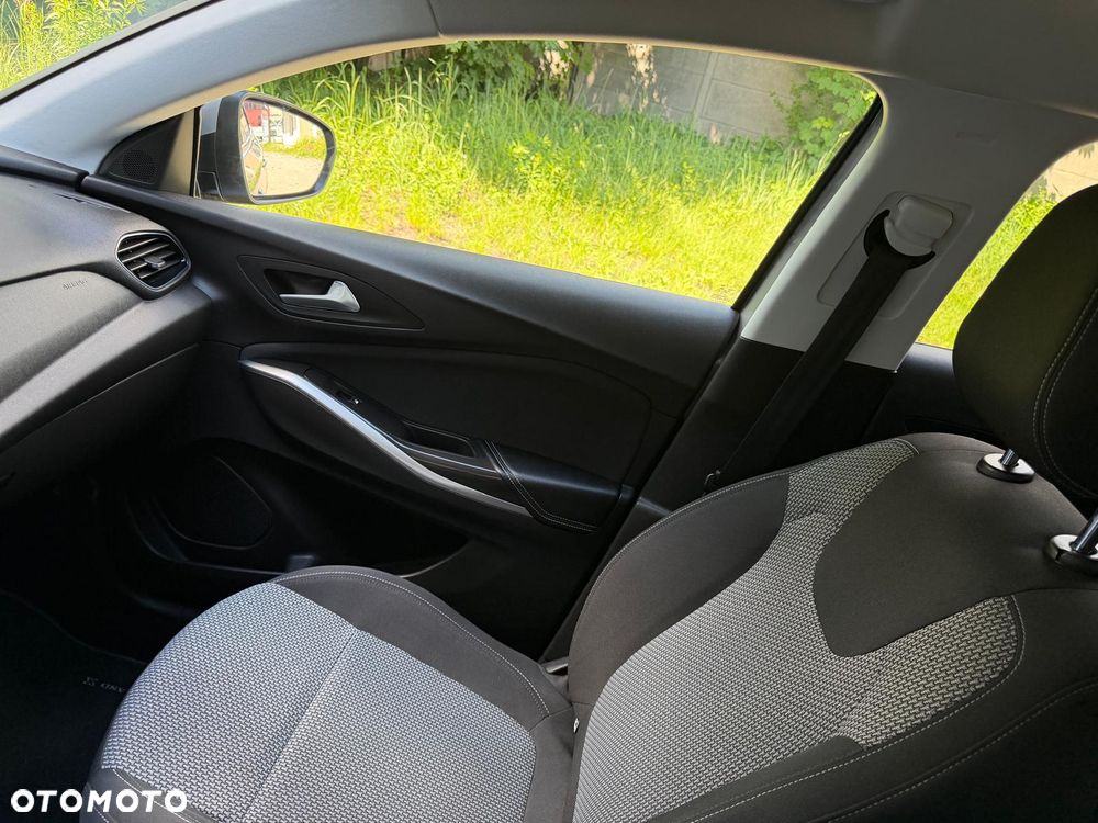 Opel Grandland X 1.2 Start/Stop Dynamic - 11