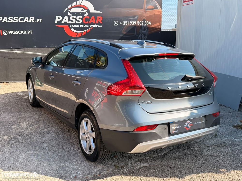 Volvo V40 2.0 D2 Momentum - 4