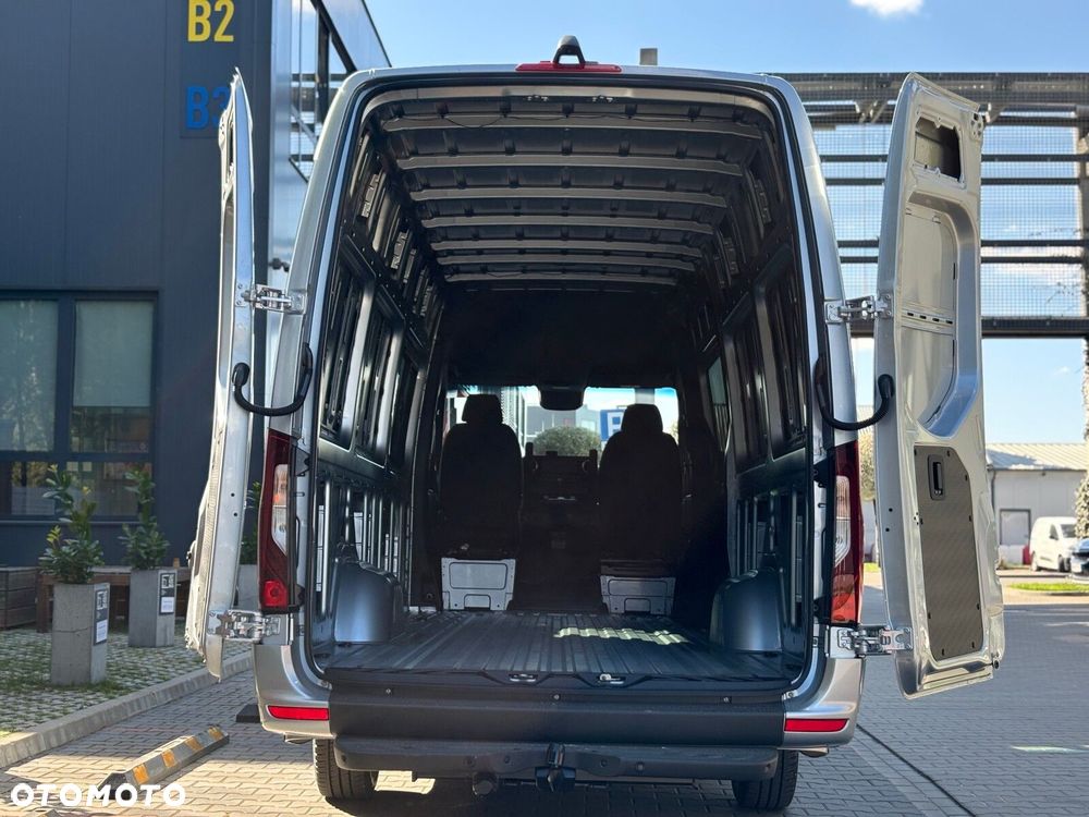 Mercedes-Benz Sprinter Furgon 319 CDI - 12