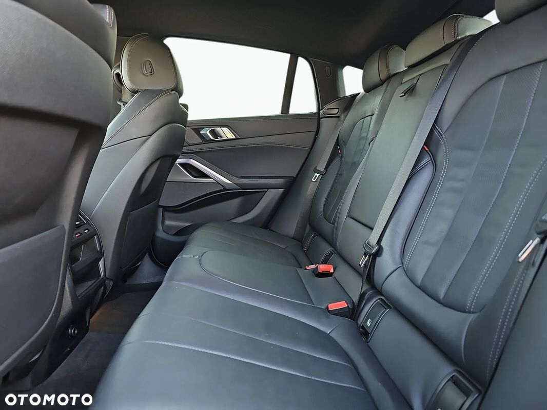 BMW X6 xDrive30d mHEV - 12