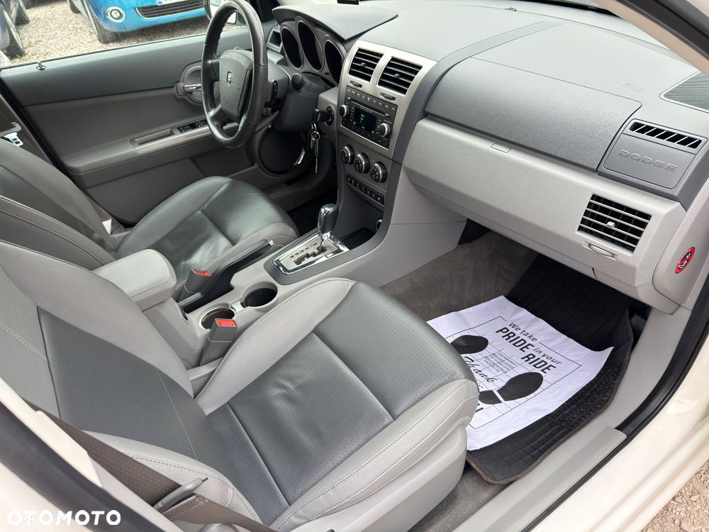 Dodge Avenger - 17