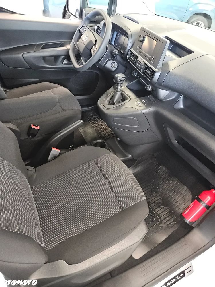 Toyota Proace City - 7