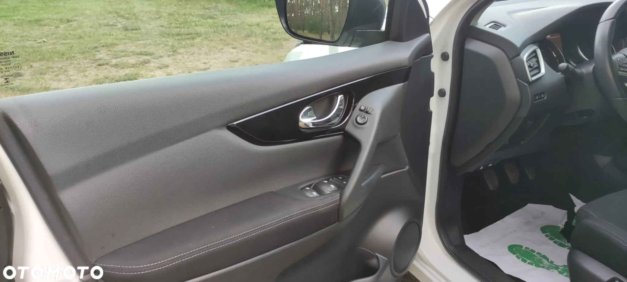 Nissan Qashqai 1.3 DIG-T MHEV Premiere Edition - 19