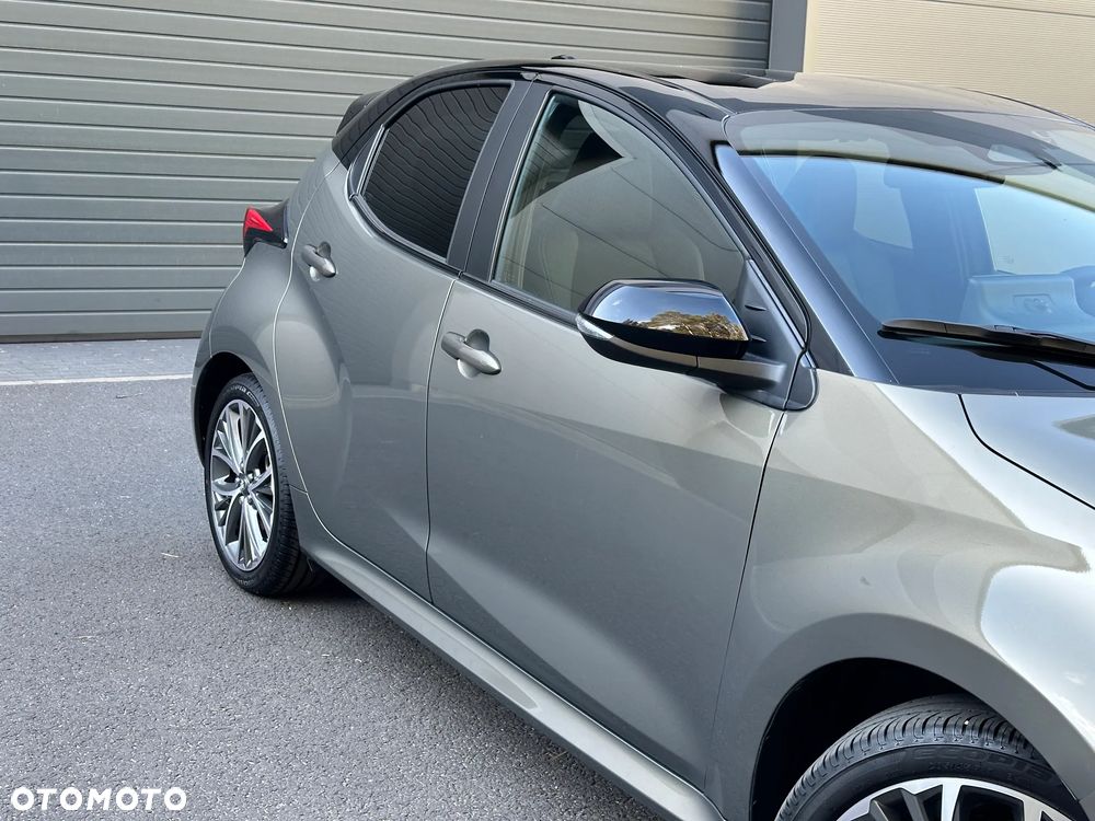 Toyota Yaris 130 1.5 VVT-i Premiere Edition - 4