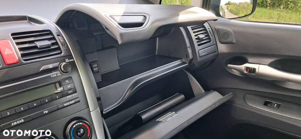 Toyota Auris 1.6 Comfort - 27