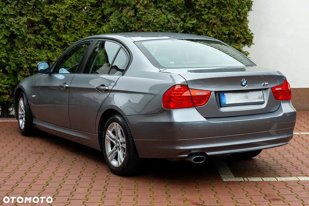 BMW Seria 3 318i Edition Sport - 6