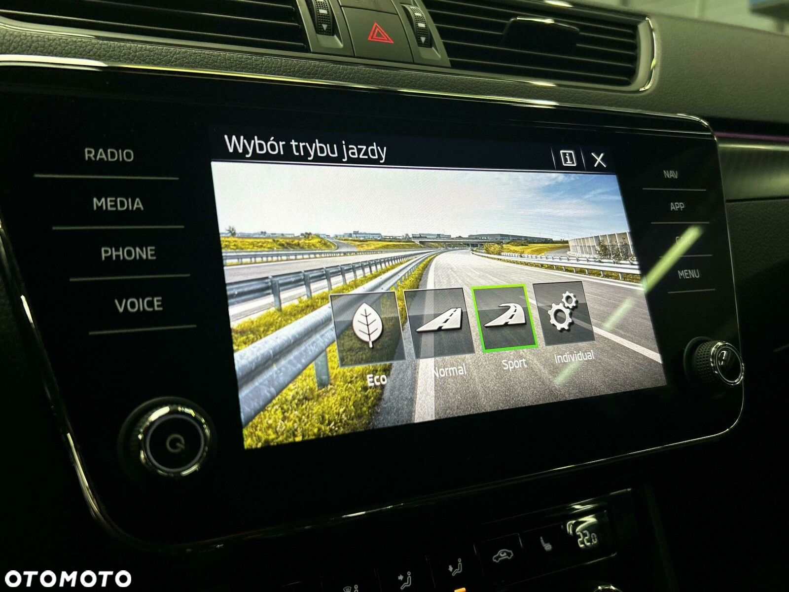 Skoda Superb 2.0 TSI Sportline DSG - 24