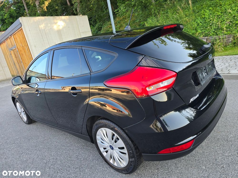 Ford Focus 1.0 EcoBoost Titanium - 34