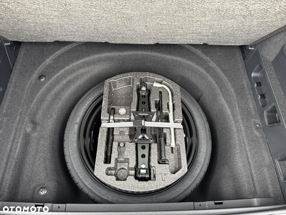 Volkswagen Passat - 30