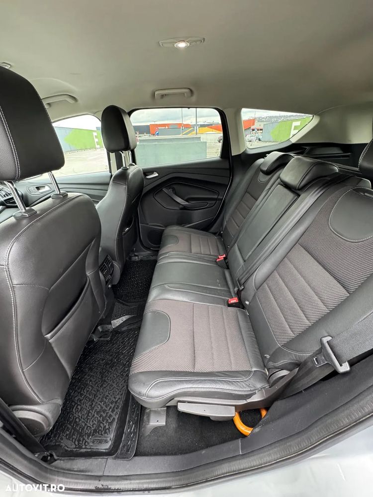 Ford Kuga 2.0 TDCi Powershift 4WD Titanium - 6