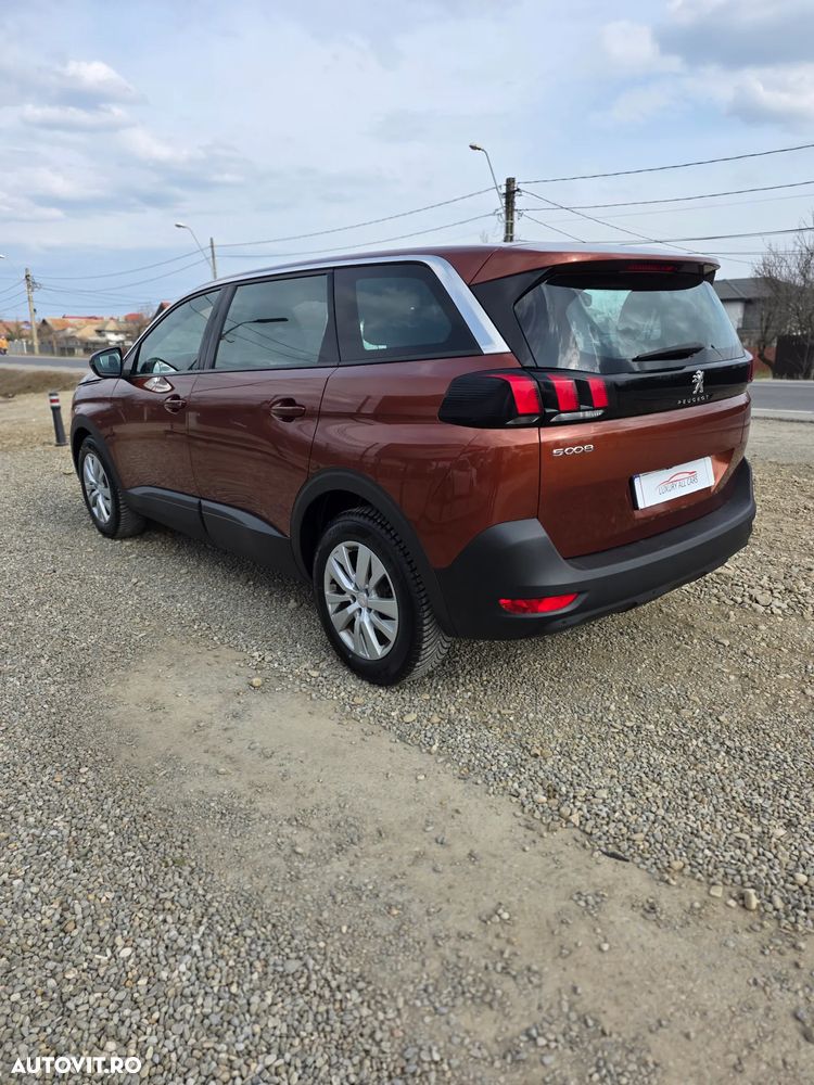 Peugeot 5008 - 5