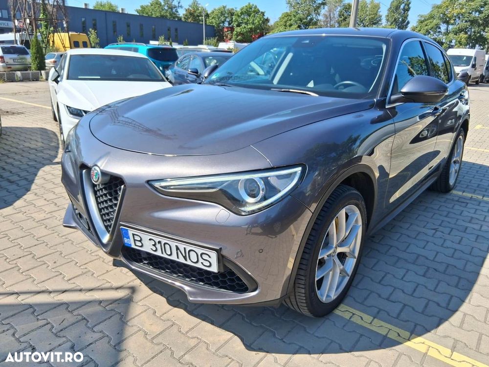 Alfa Romeo Stelvio - 1