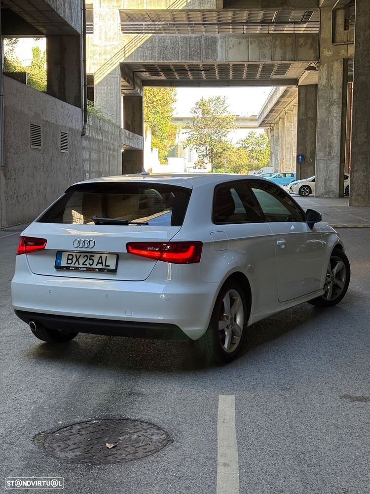 Audi A3 1.6 TDI Attraction Ultra - 2
