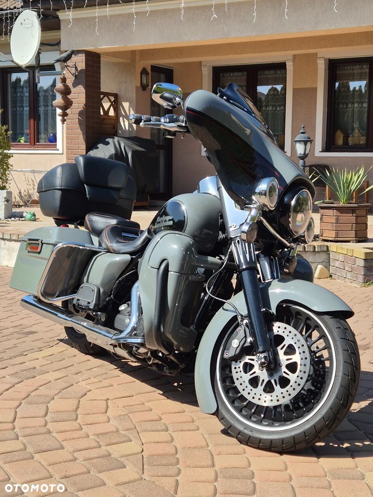 Harley-Davidson FLHT Electra Glide Standard - 1