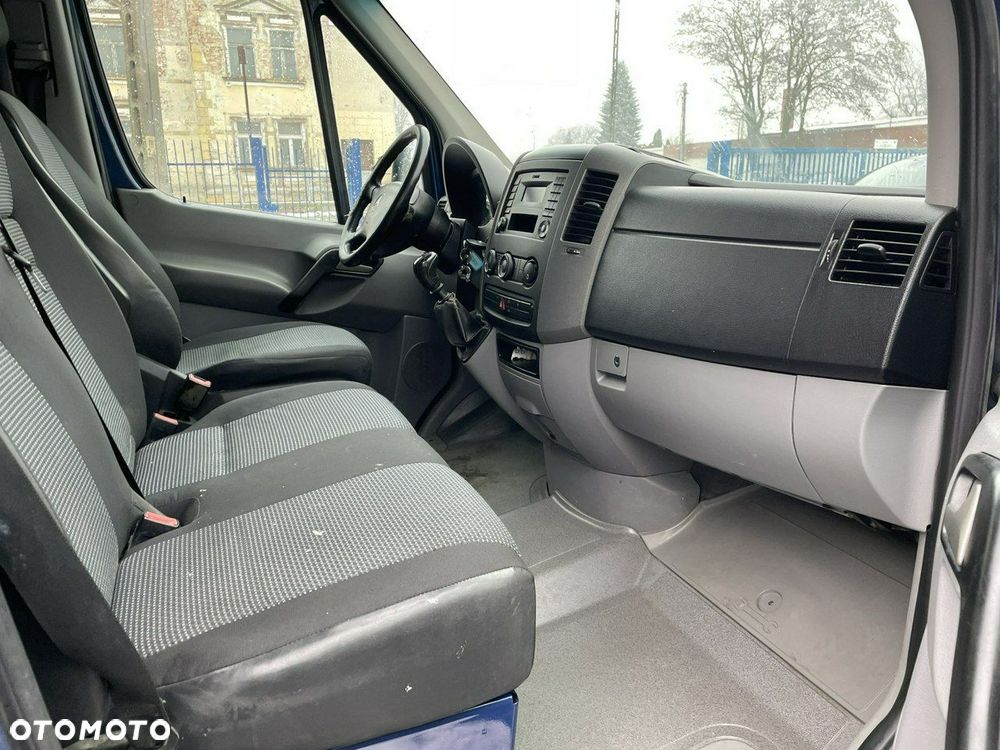 Mercedes-Benz Sprinter - 13