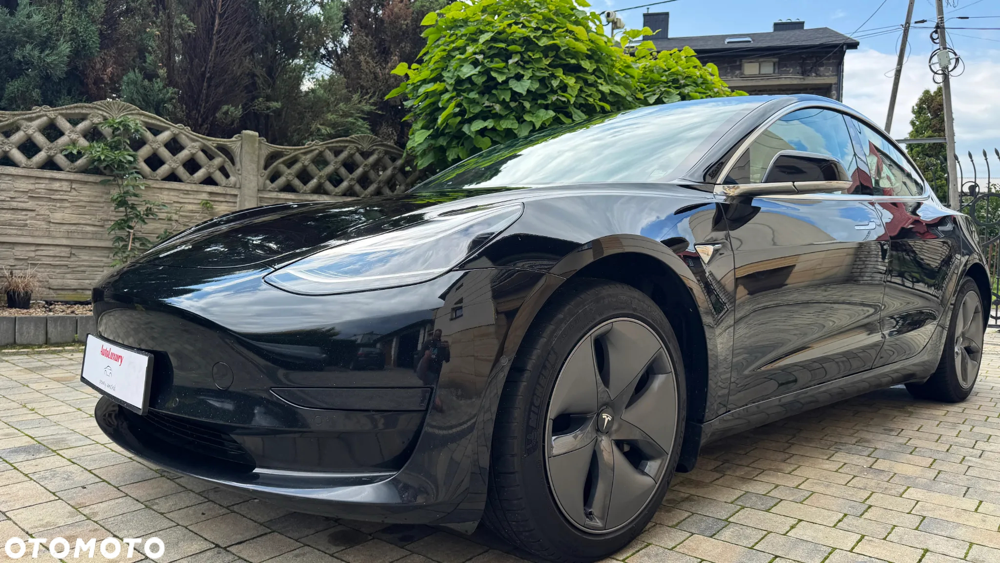 Tesla Model 3 - 3
