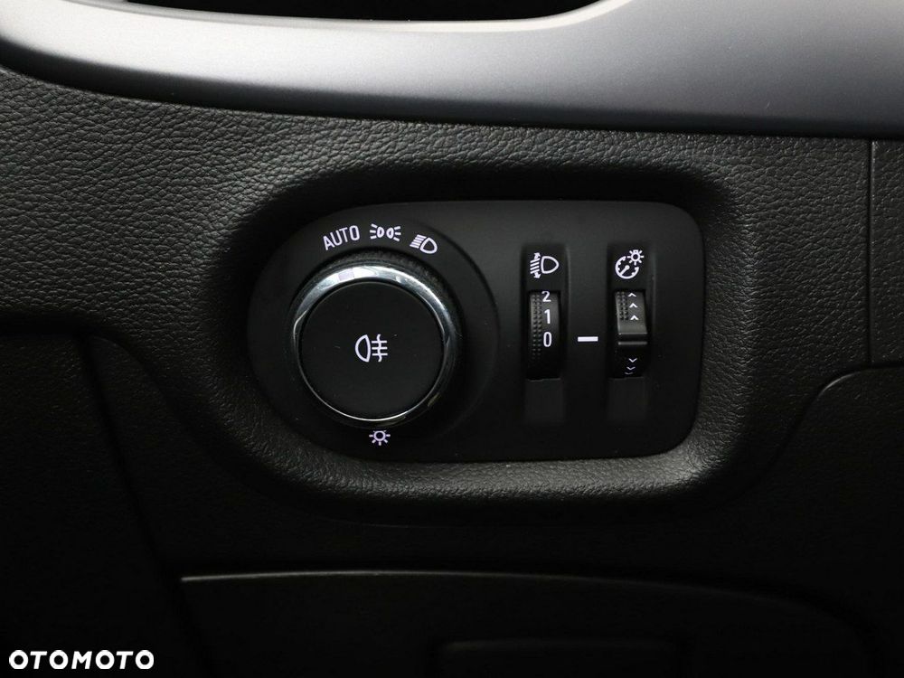 Opel Astra 1.6 D Start/Stop 120 Jahre - 31