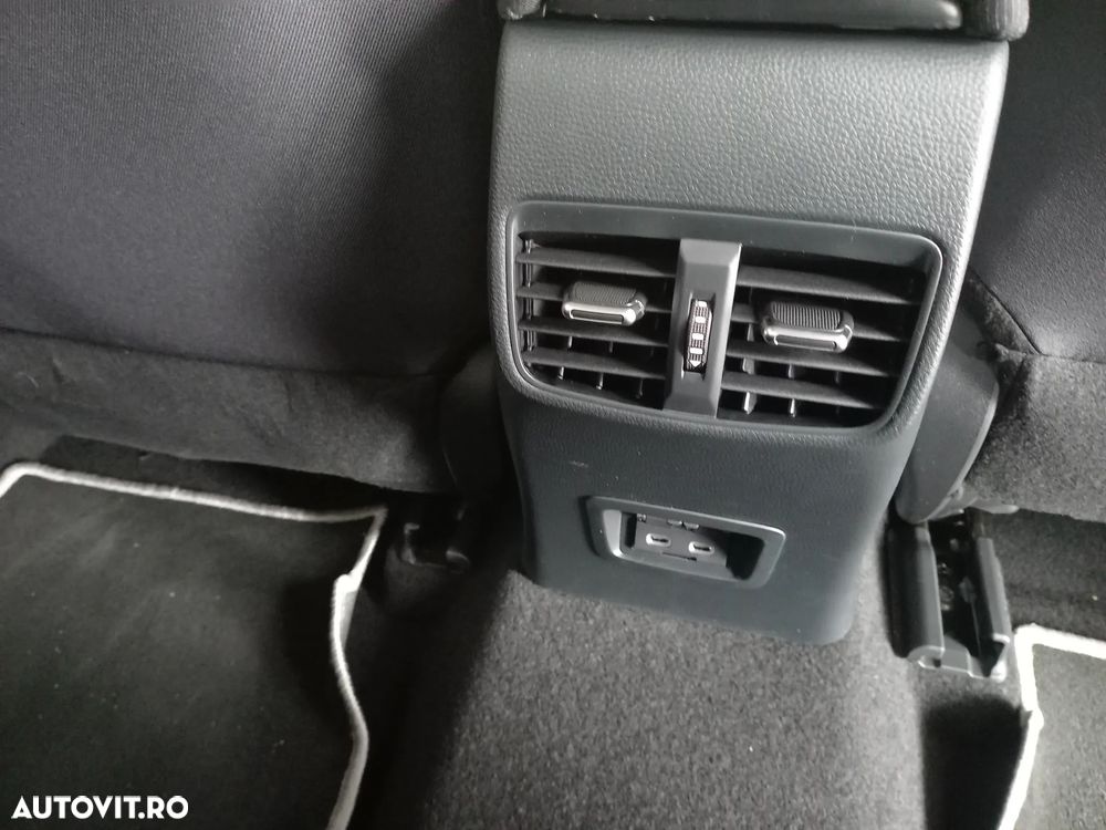 Toyota Corolla 1.8 HSD Dynamic - 11