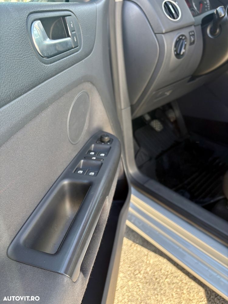 Volkswagen Golf Plus 1.4 Comfortline - 10