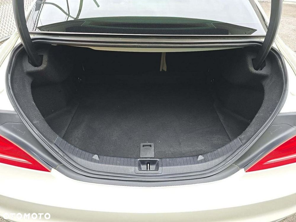 Mercedes-Benz CLA 250 4Matic 7G-DCT AMG Line - 10