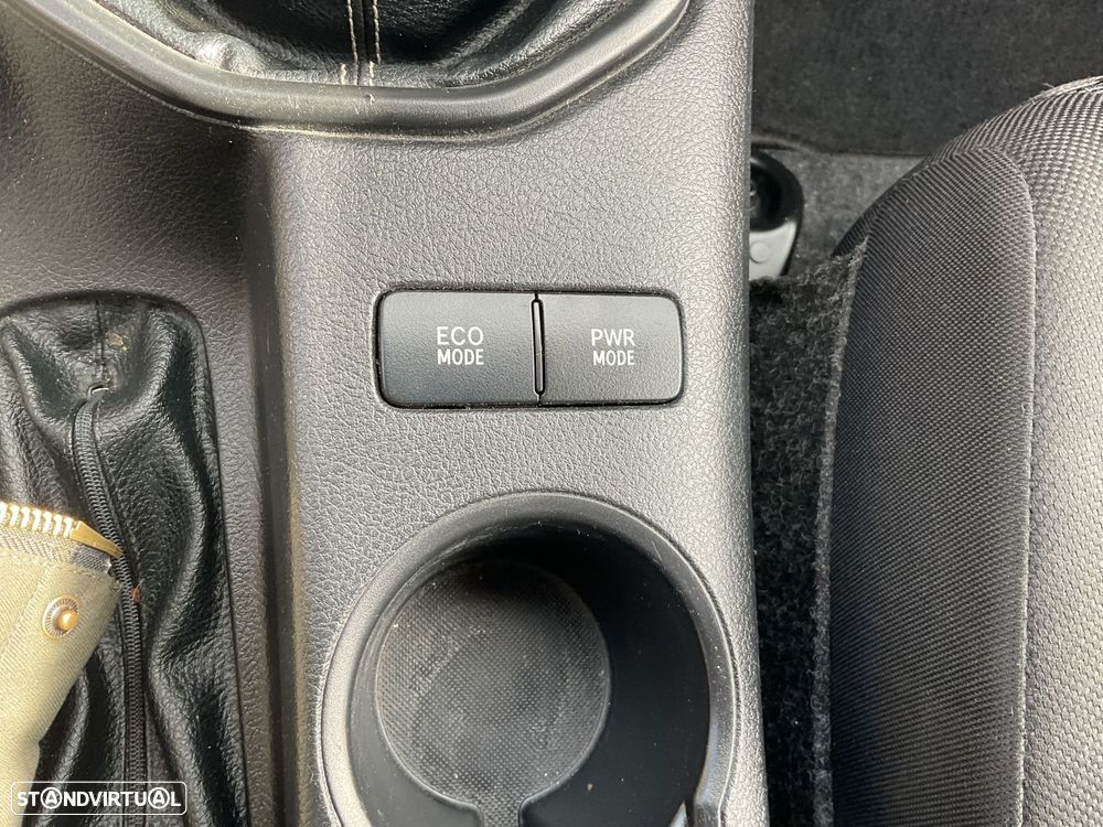 Toyota Hilux 2.4 D-4D 2WD CE - 26